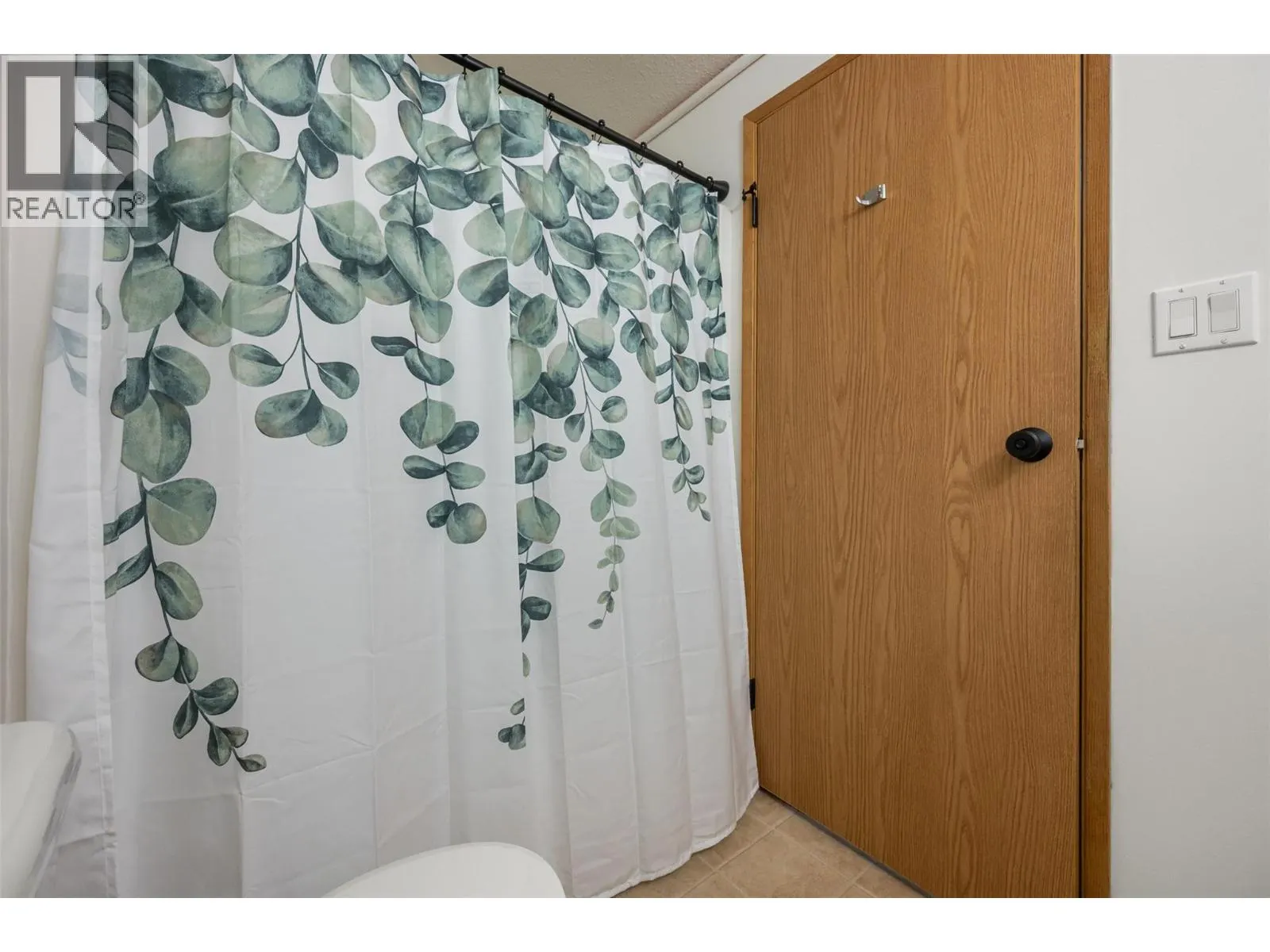 284 YORKTON Avenue Unit# 404