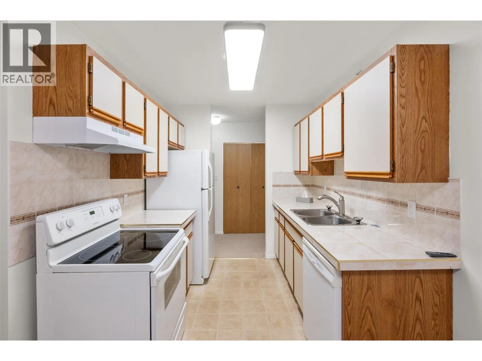 284 YORKTON Avenue Unit# 404