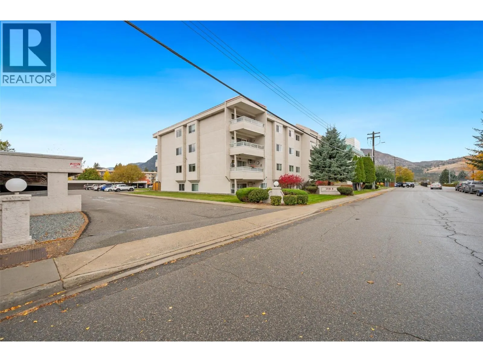 284 YORKTON Avenue Unit# 404