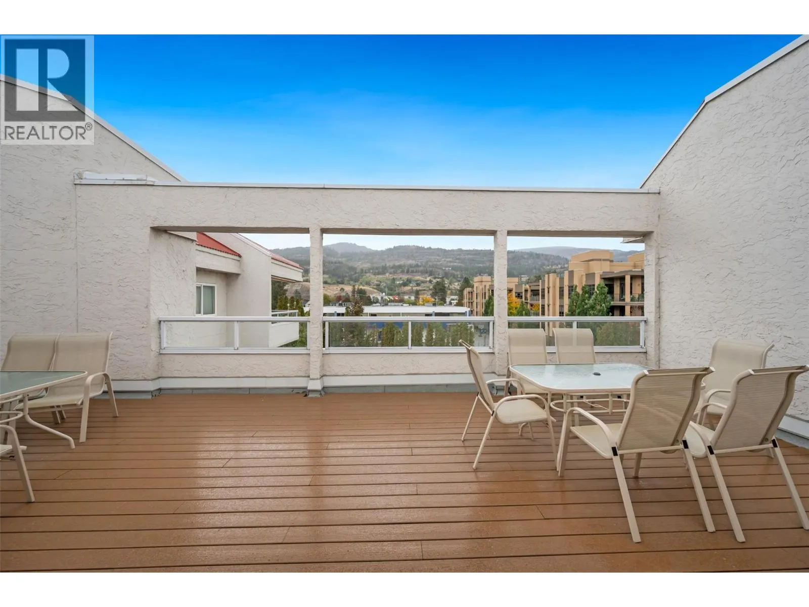 284 YORKTON Avenue Unit# 404