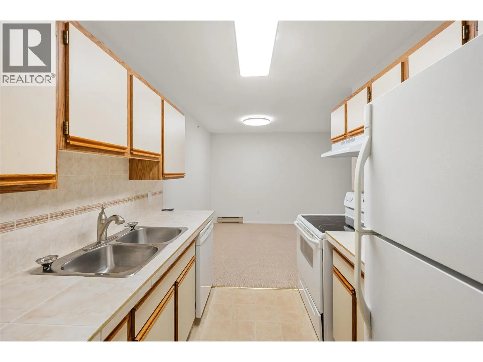 284 YORKTON Avenue Unit# 404