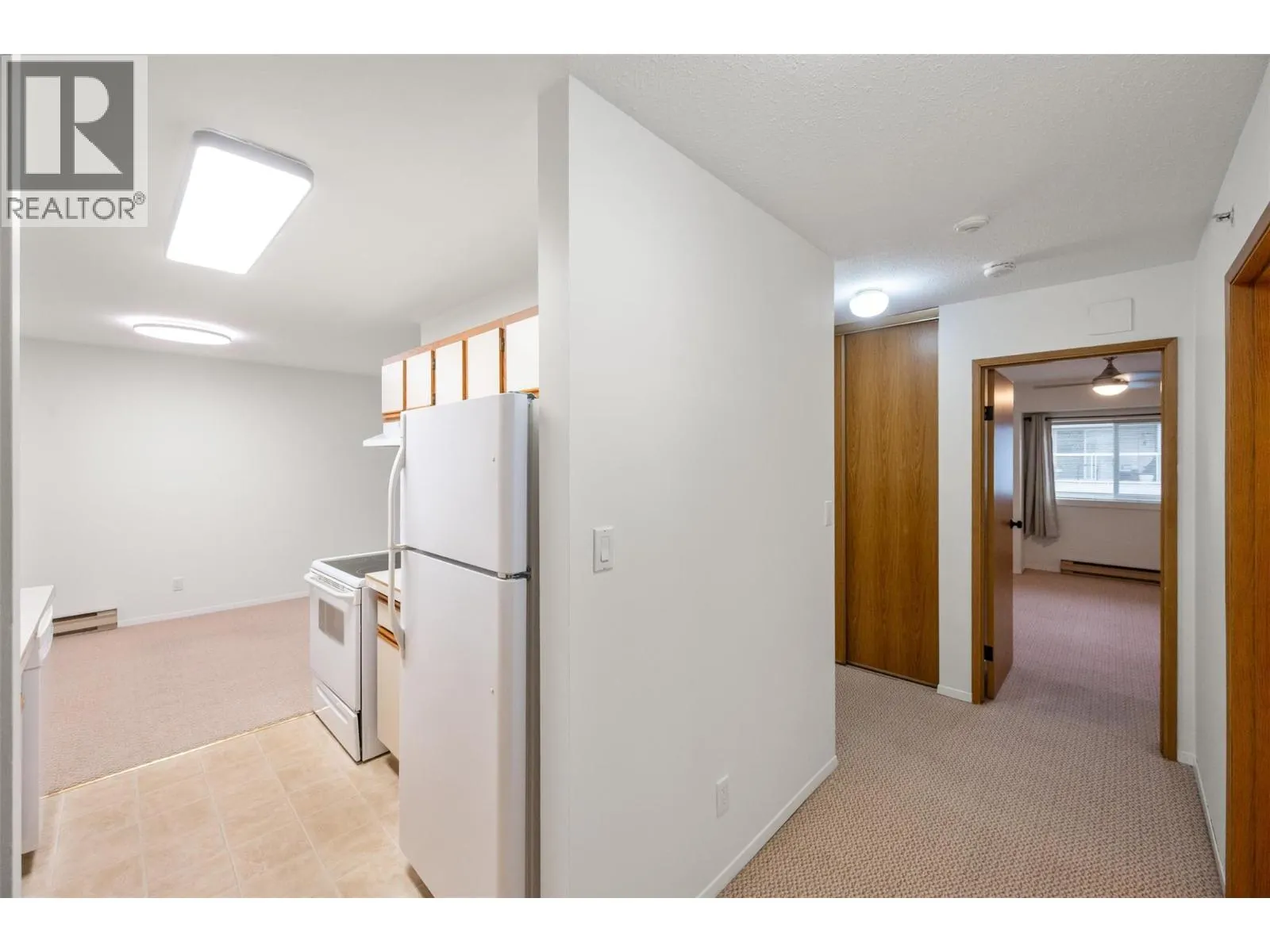 284 YORKTON Avenue Unit# 404