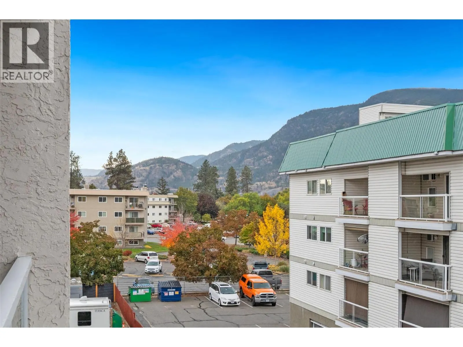 284 YORKTON Avenue Unit# 404