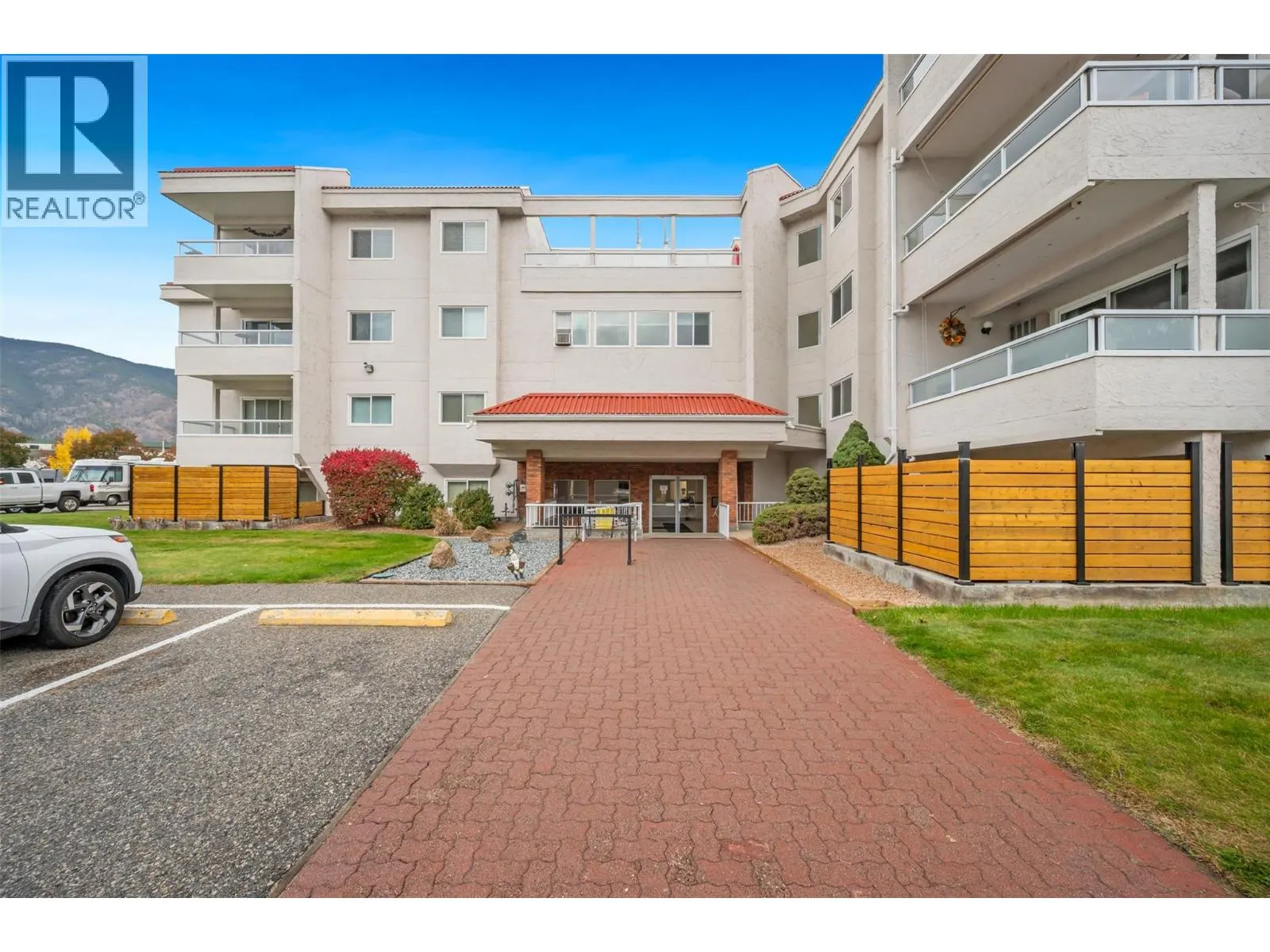 284 YORKTON Avenue Unit# 404