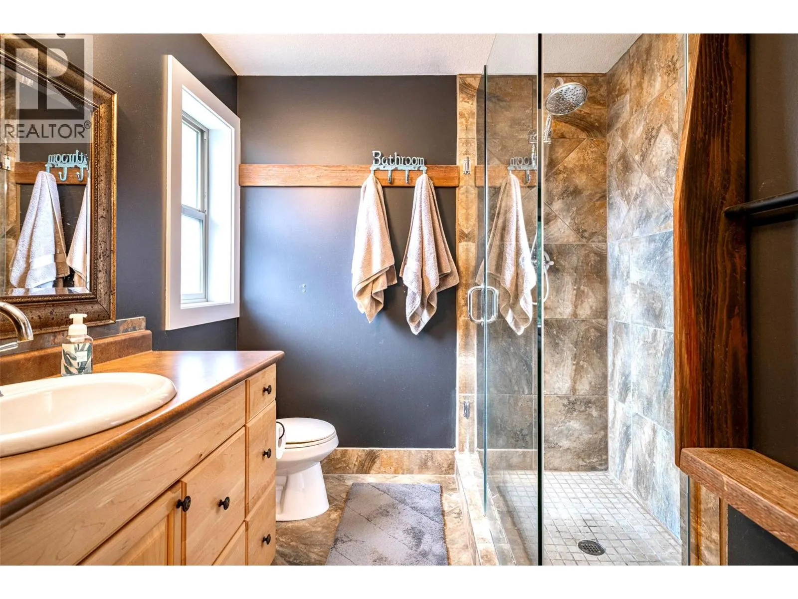 1701 Mountain View Avenue