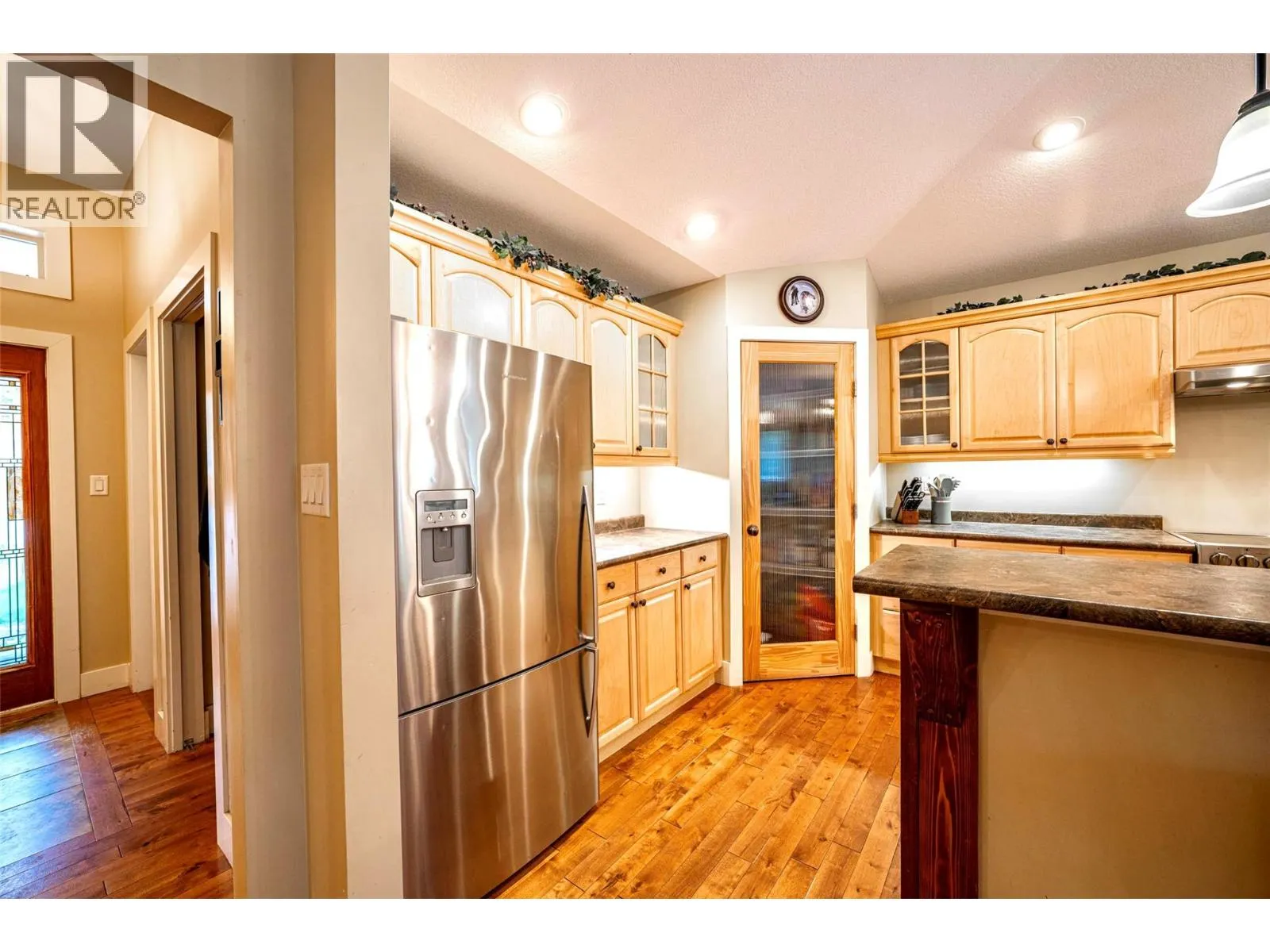 1701 Mountain View Avenue