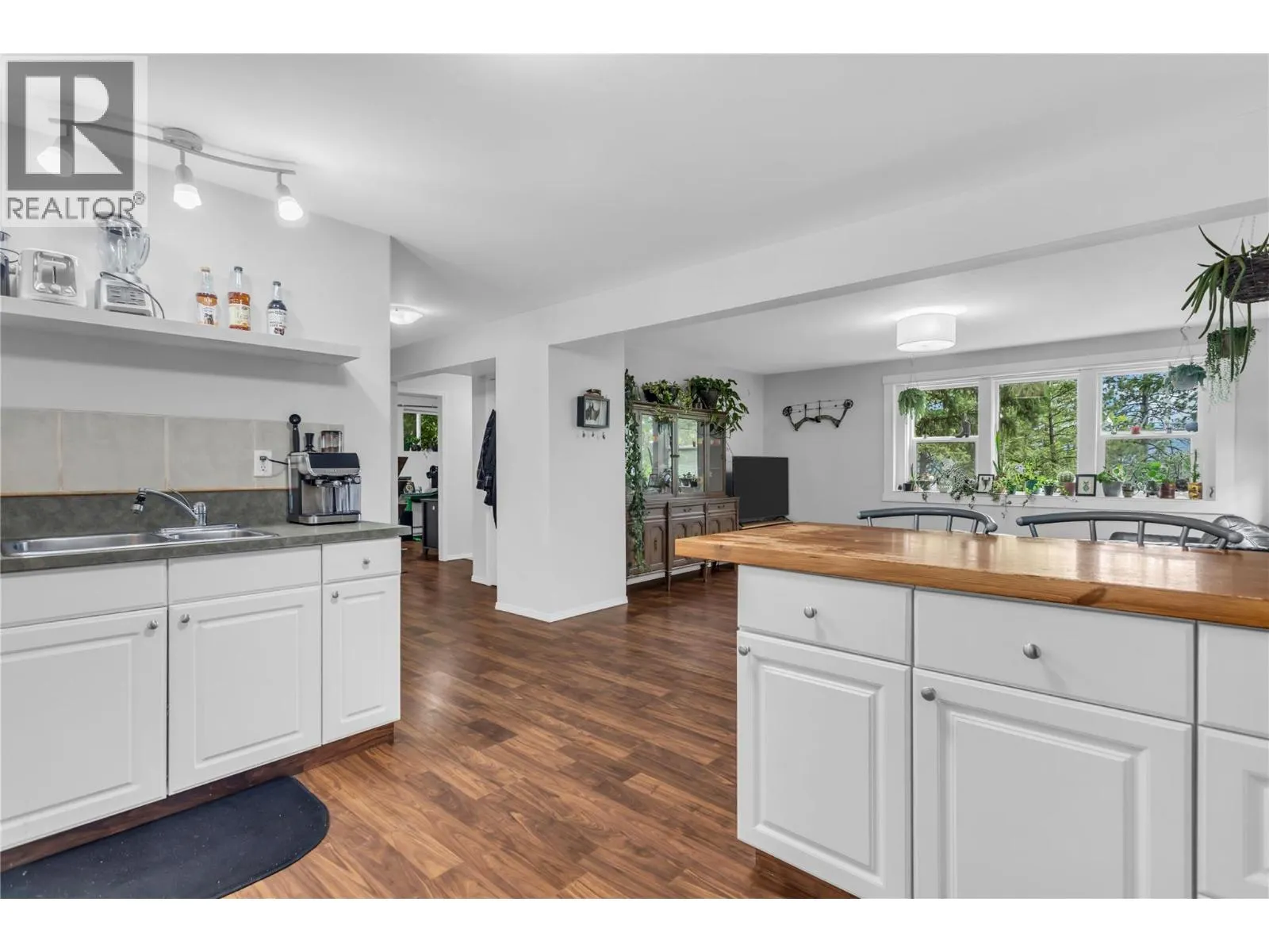 5738 Goudie Road