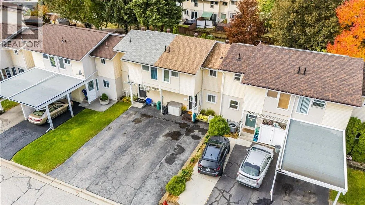 3395 Laurel Crescent