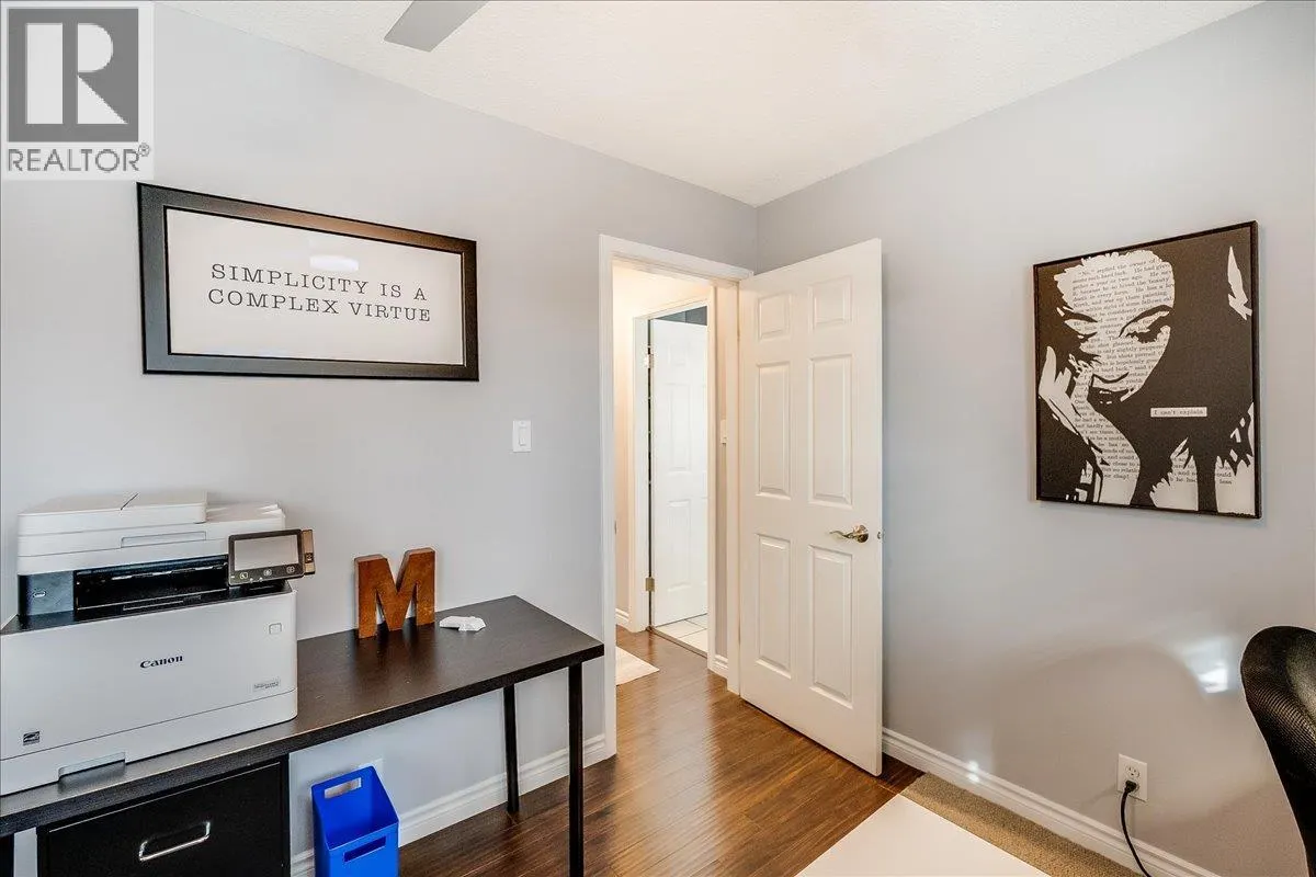 3395 Laurel Crescent