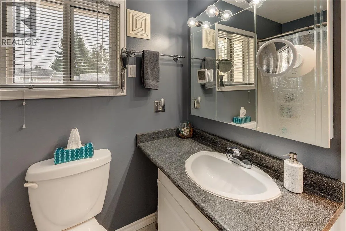 3395 Laurel Crescent