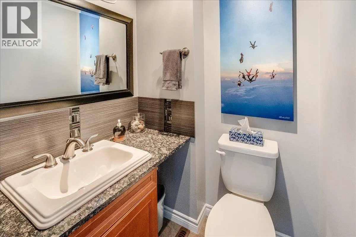 3395 Laurel Crescent