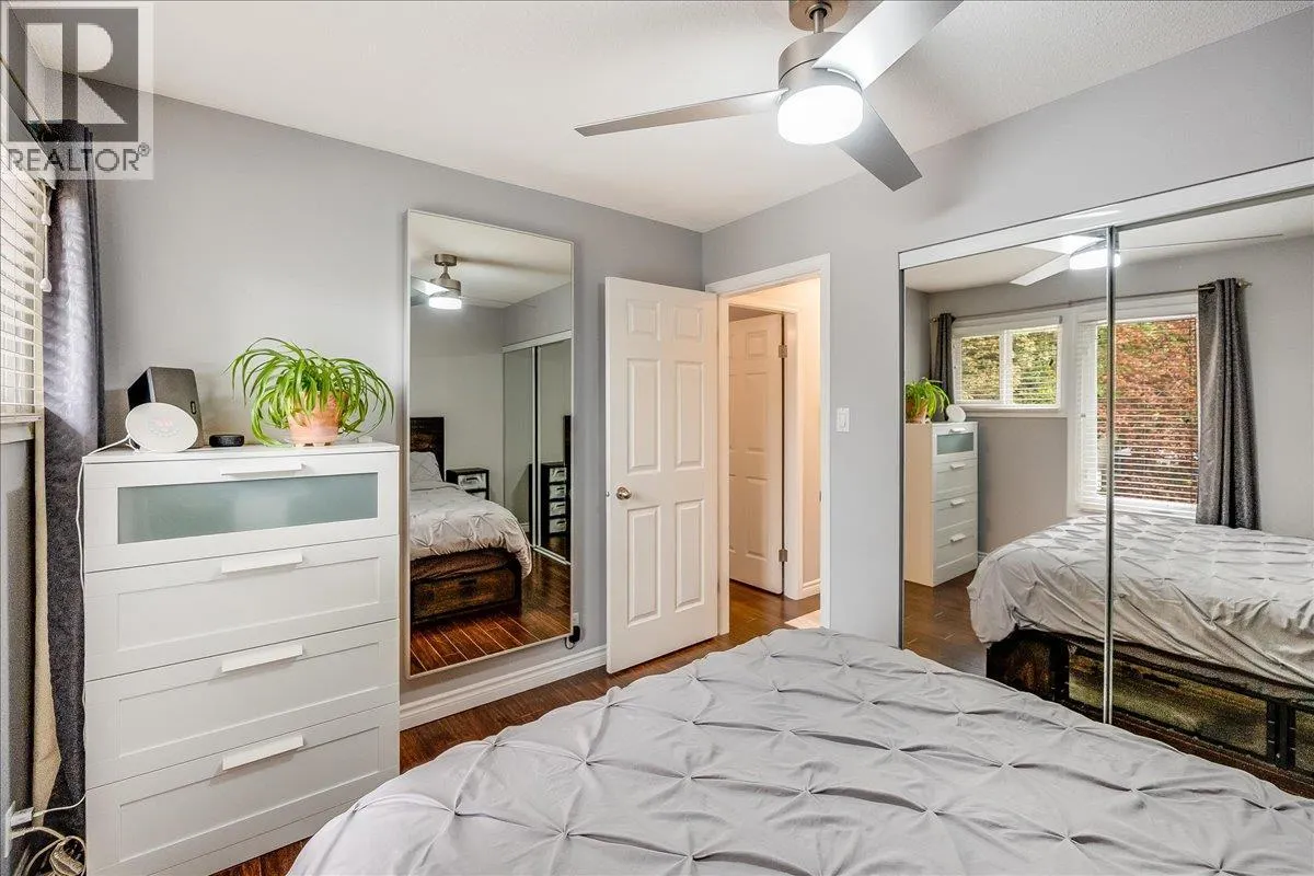 3395 Laurel Crescent