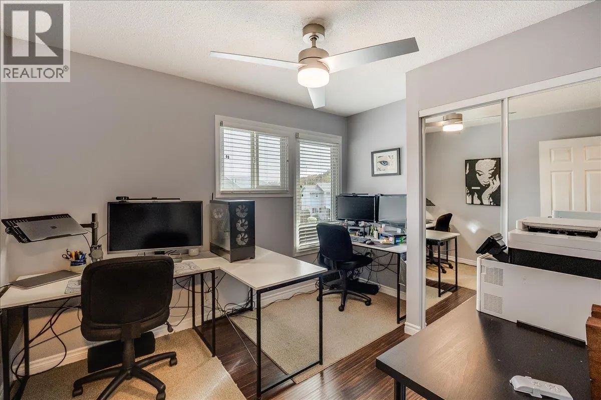 3395 Laurel Crescent