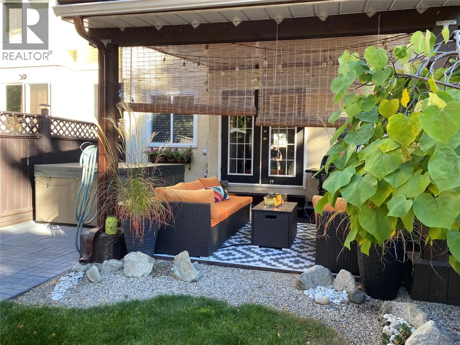3395 Laurel Crescent