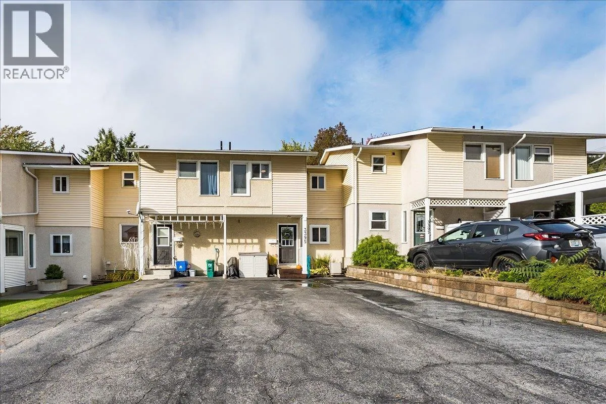 3395 Laurel Crescent