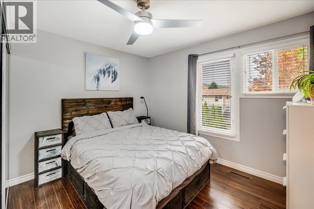 3395 Laurel Crescent