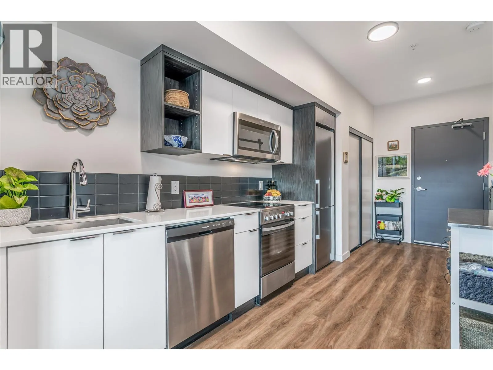 615 Rutland Road N Unit# 411