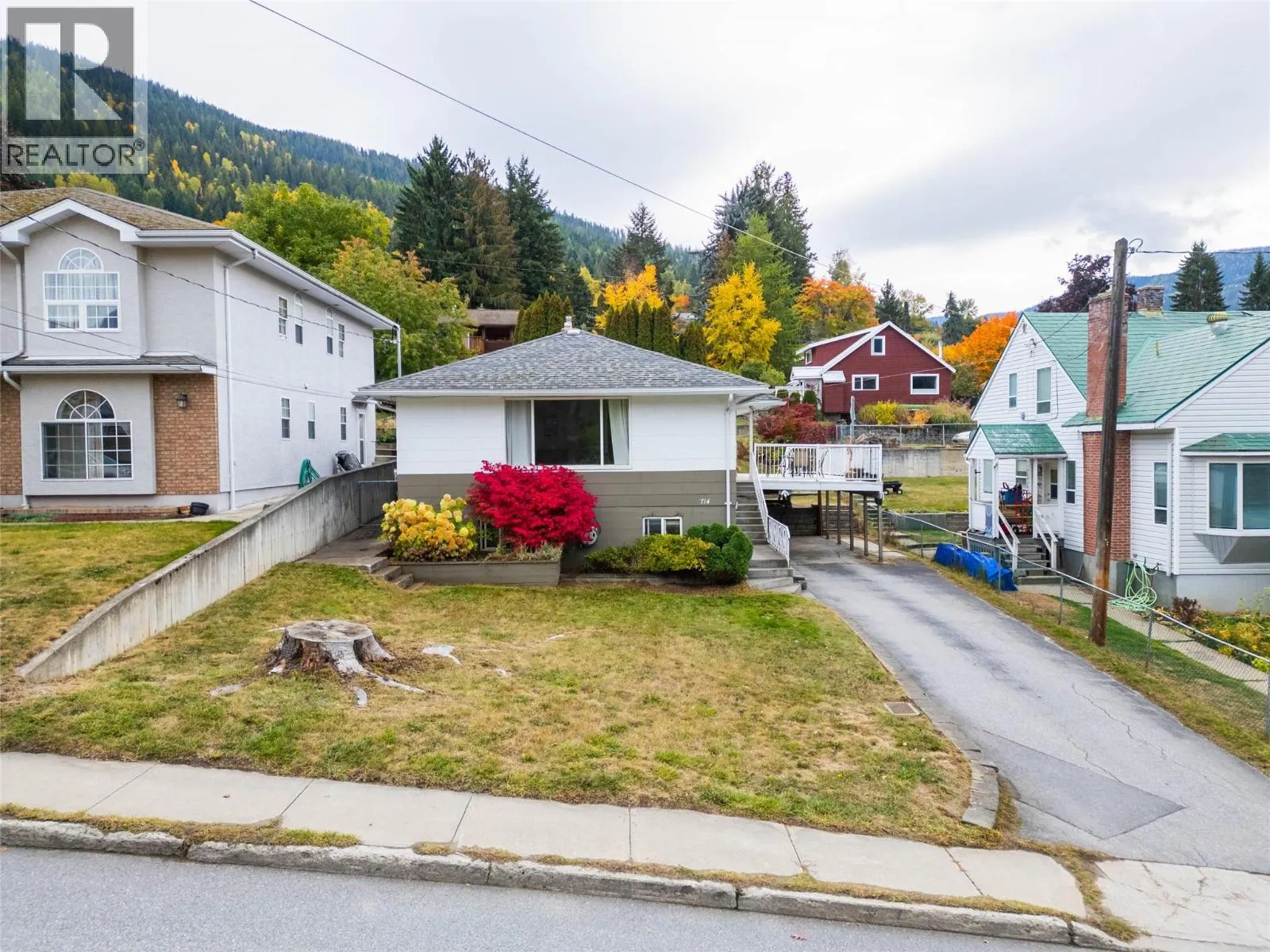 714 Robson Street
