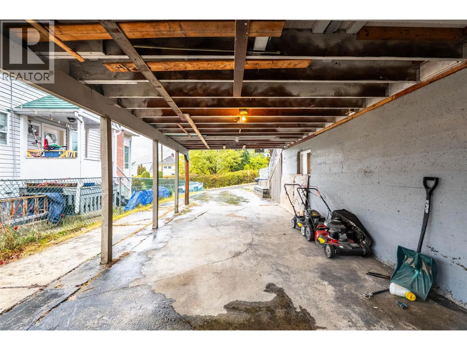 714 Robson Street