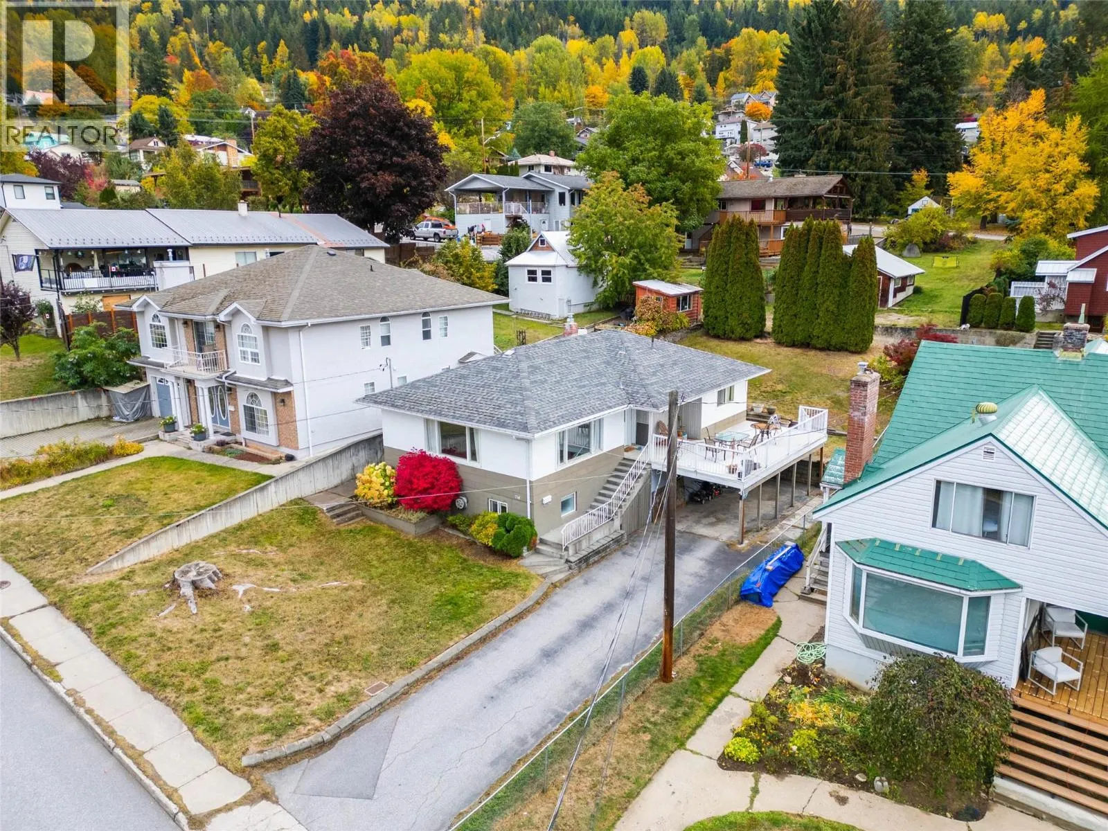 714 Robson Street