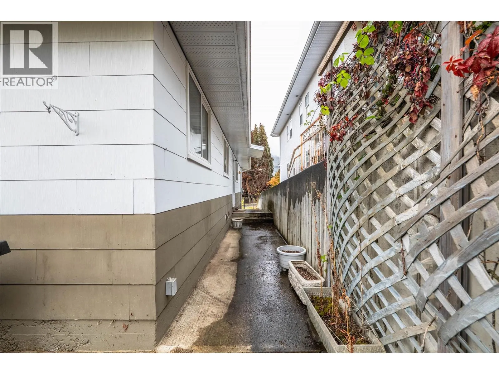 714 Robson Street