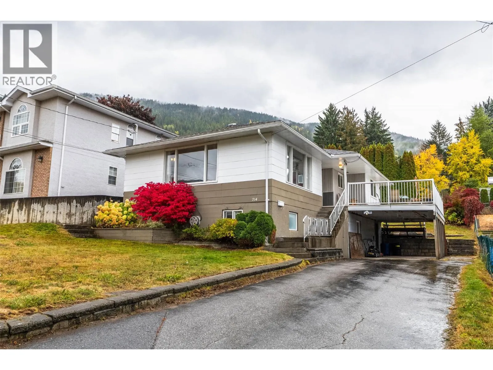 714 Robson Street