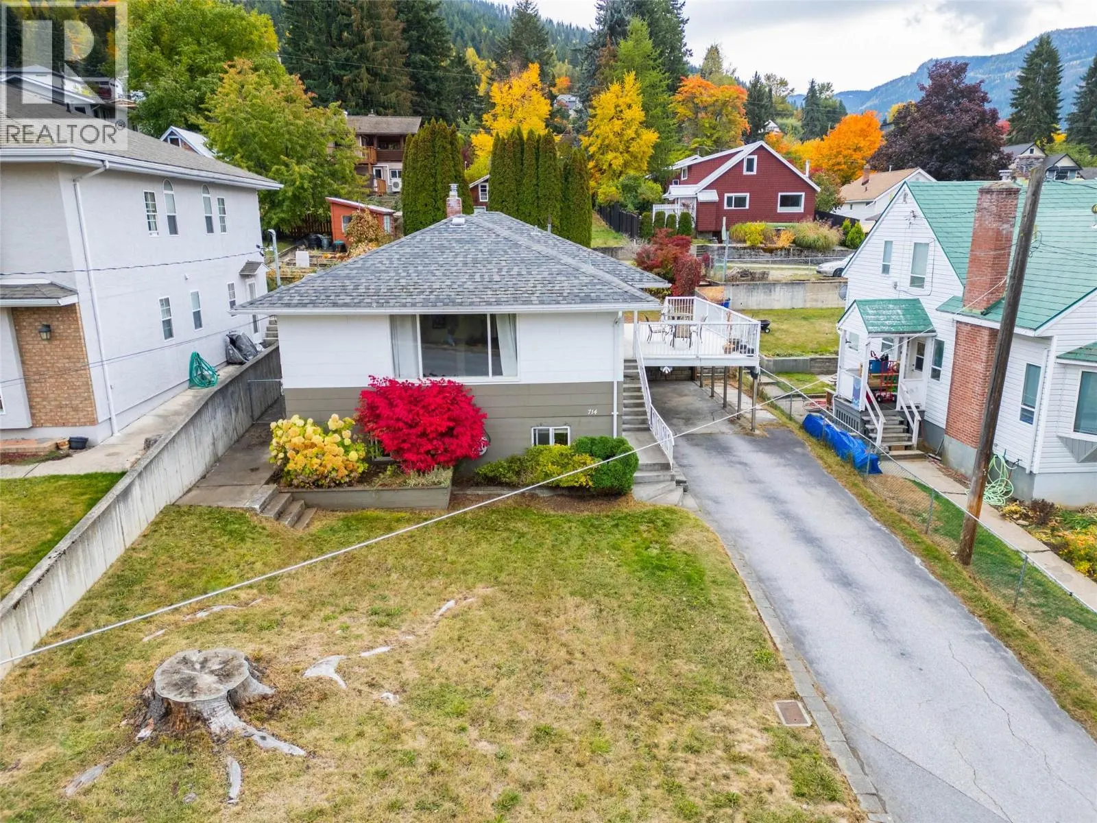 714 Robson Street