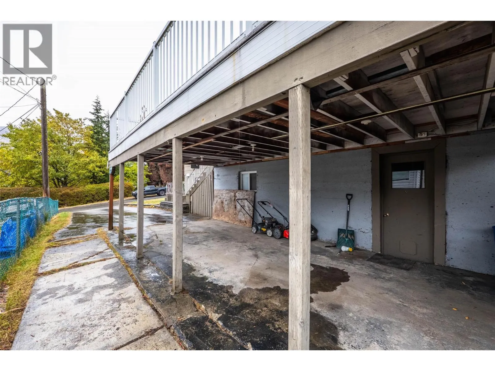 714 Robson Street