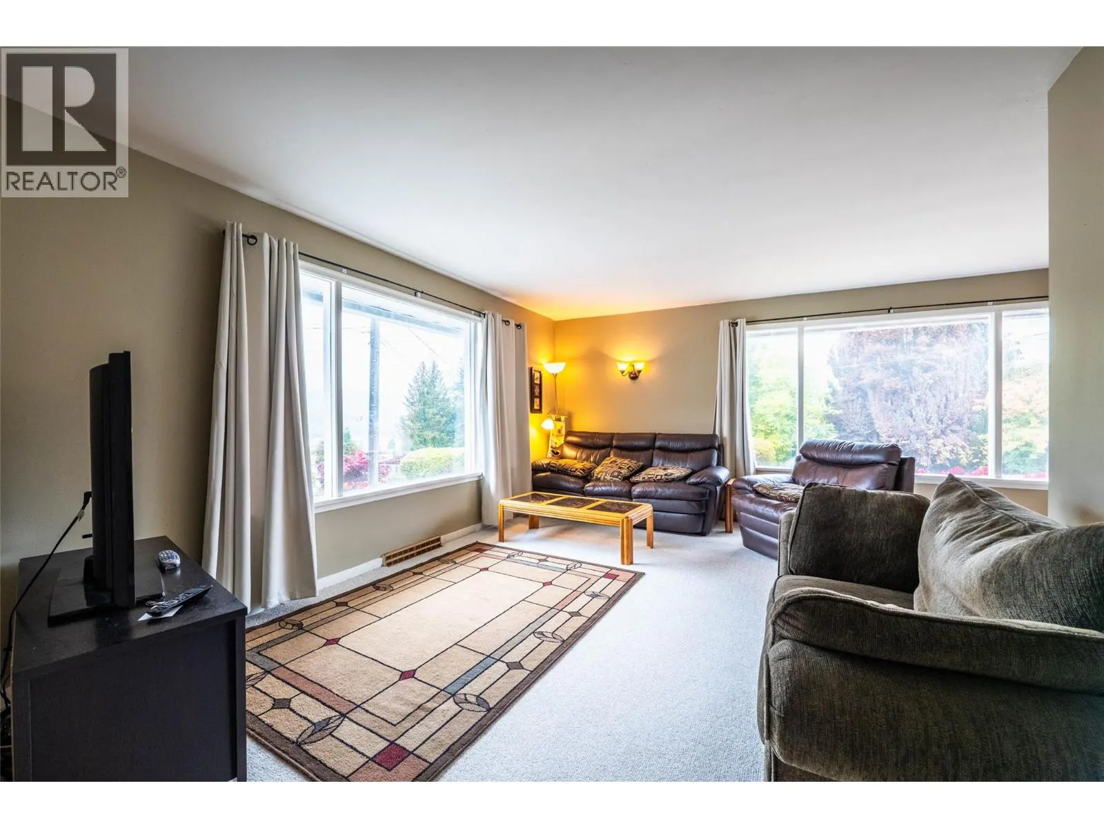 714 Robson Street