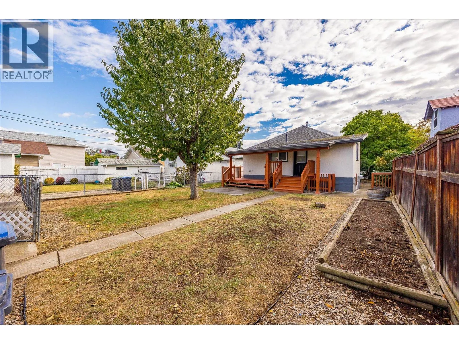 836 Cawston Avenue
