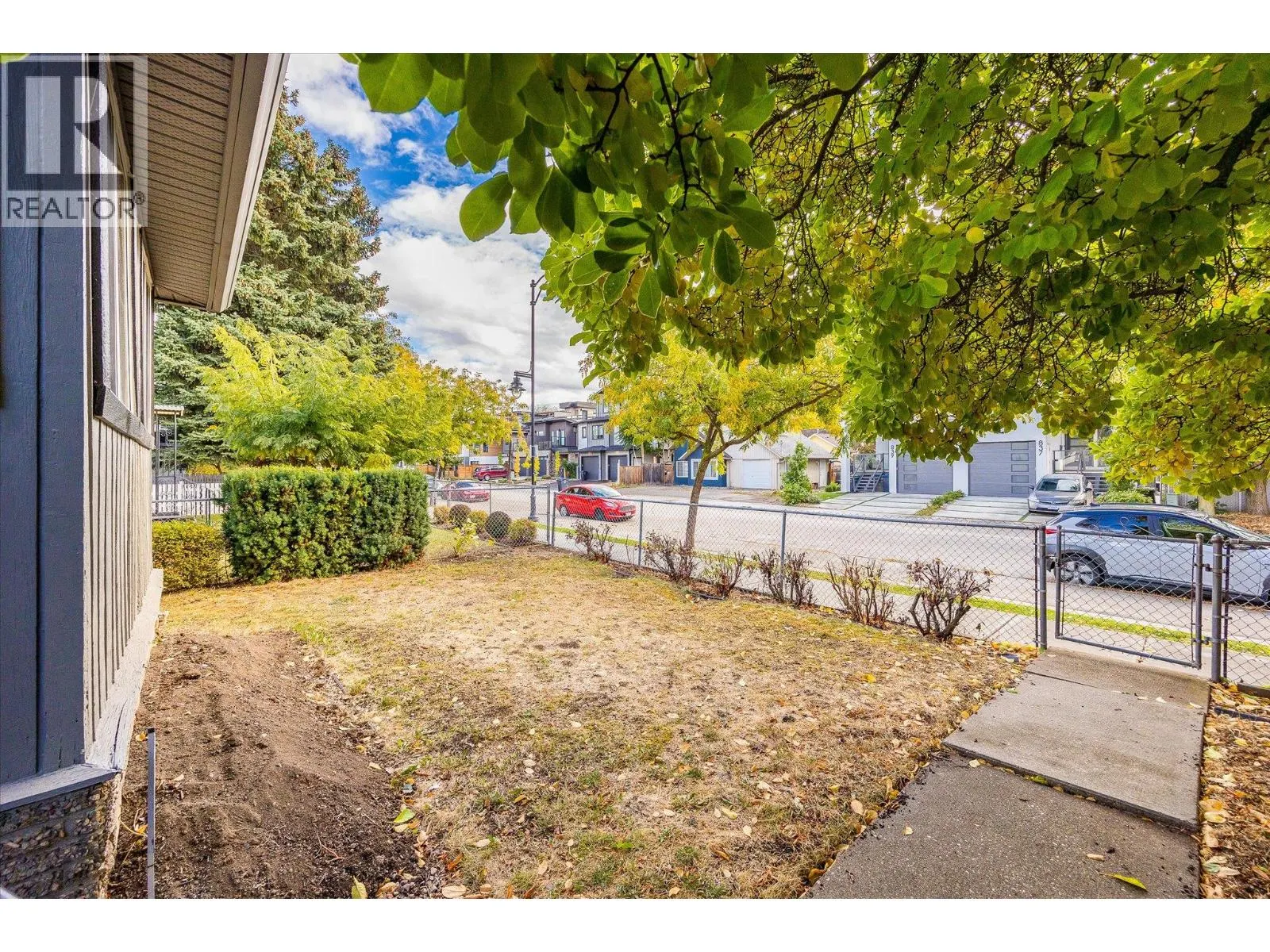 836 Cawston Avenue