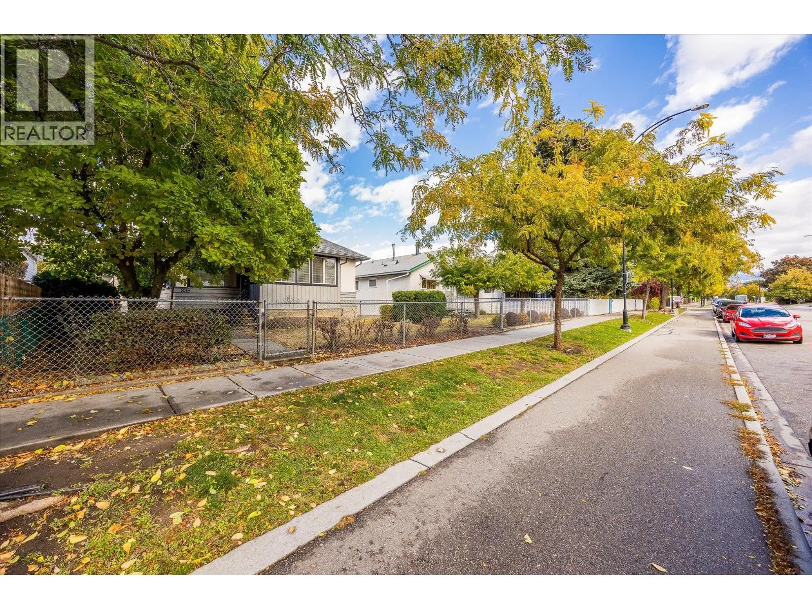 836 Cawston Avenue