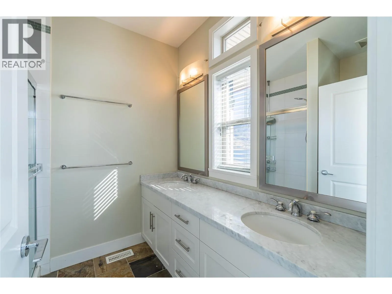 175 Holloway Drive Unit# 19