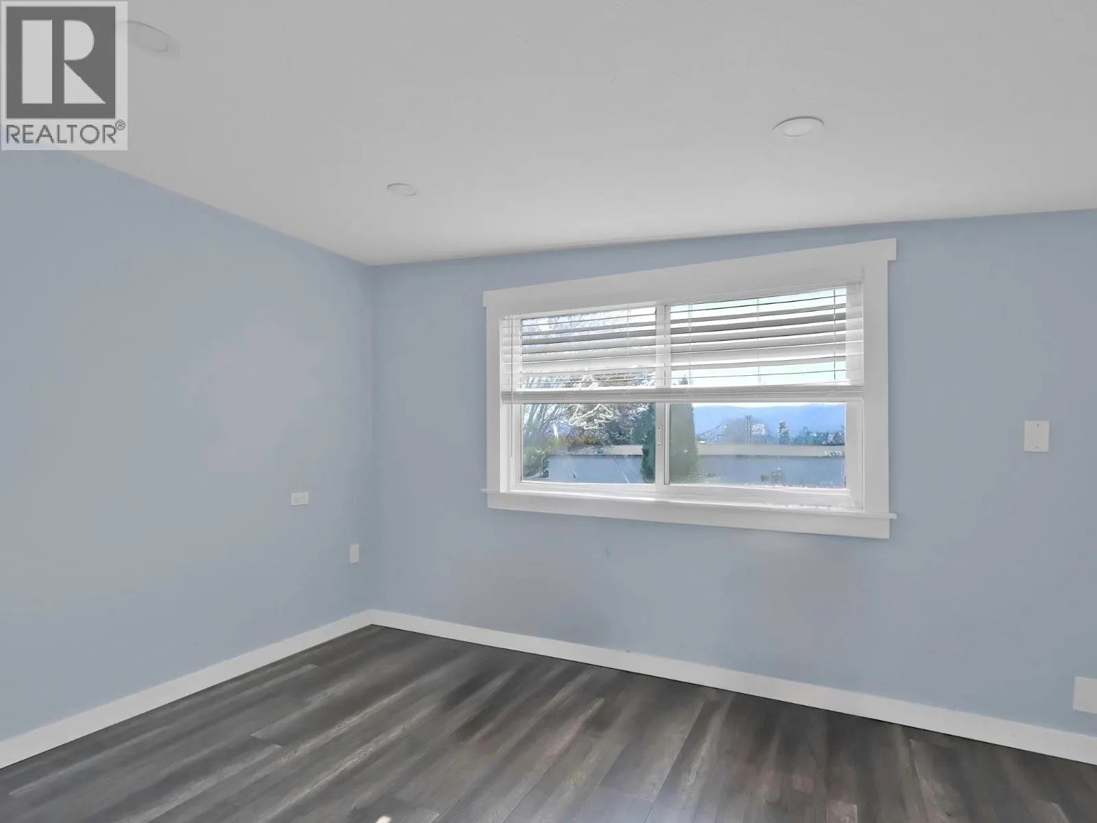 3381 Village Green Way Unit# 33