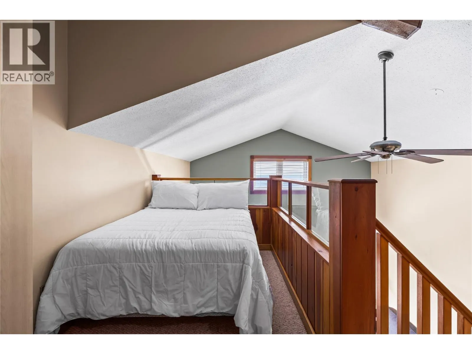 5275 Big White Road Unit# 304