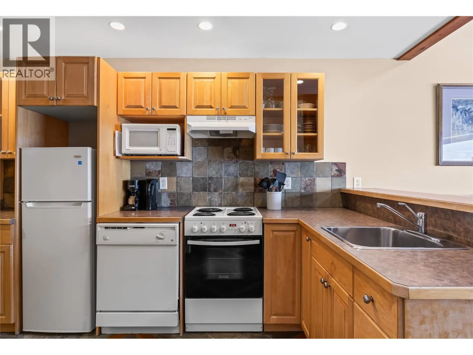 5275 Big White Road Unit# 304