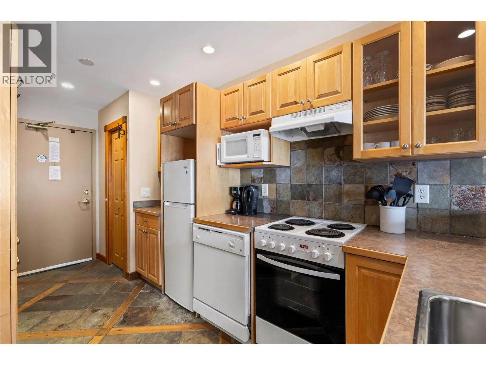 5275 Big White Road Unit# 304