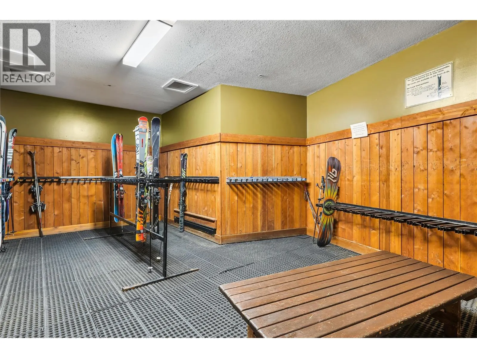5275 Big White Road Unit# 304