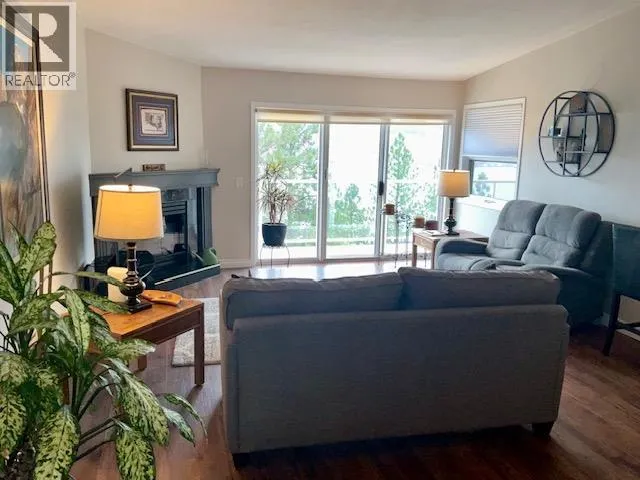 4450 Ponderosa Drive Unit# 204