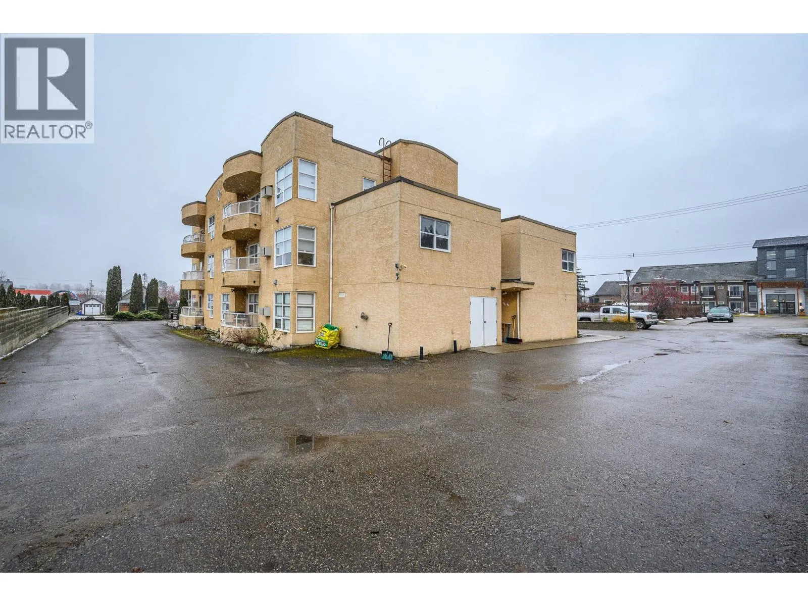 703 Granville Avenue Unit# 104
