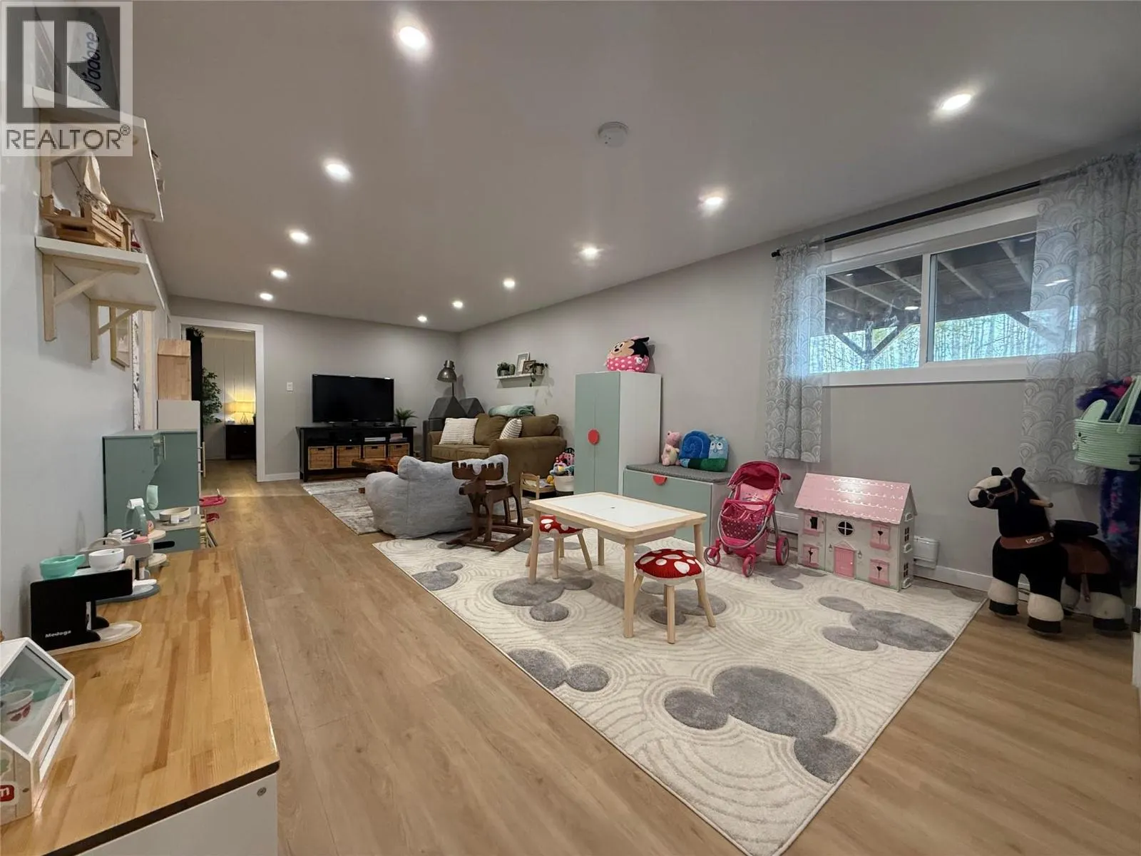 3988 Sweetwater Road