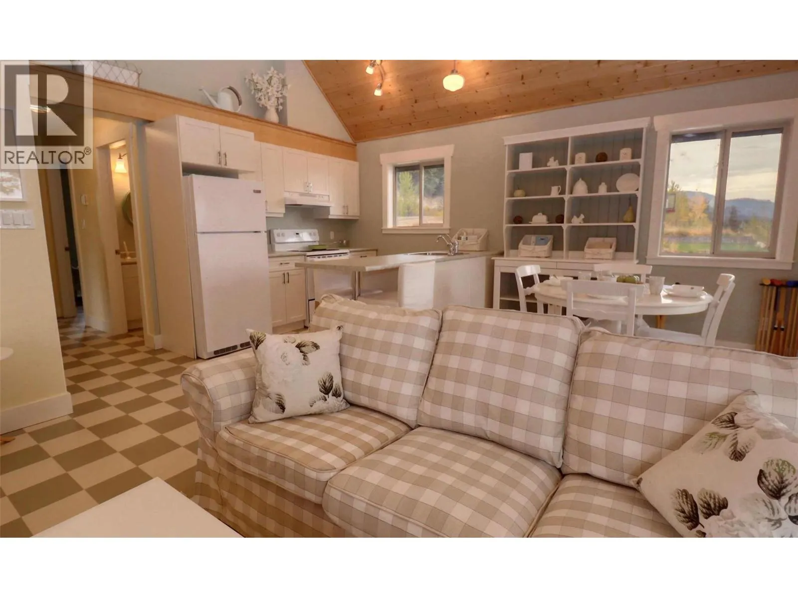 2633 Squilax Anglemont Road Lot# 195