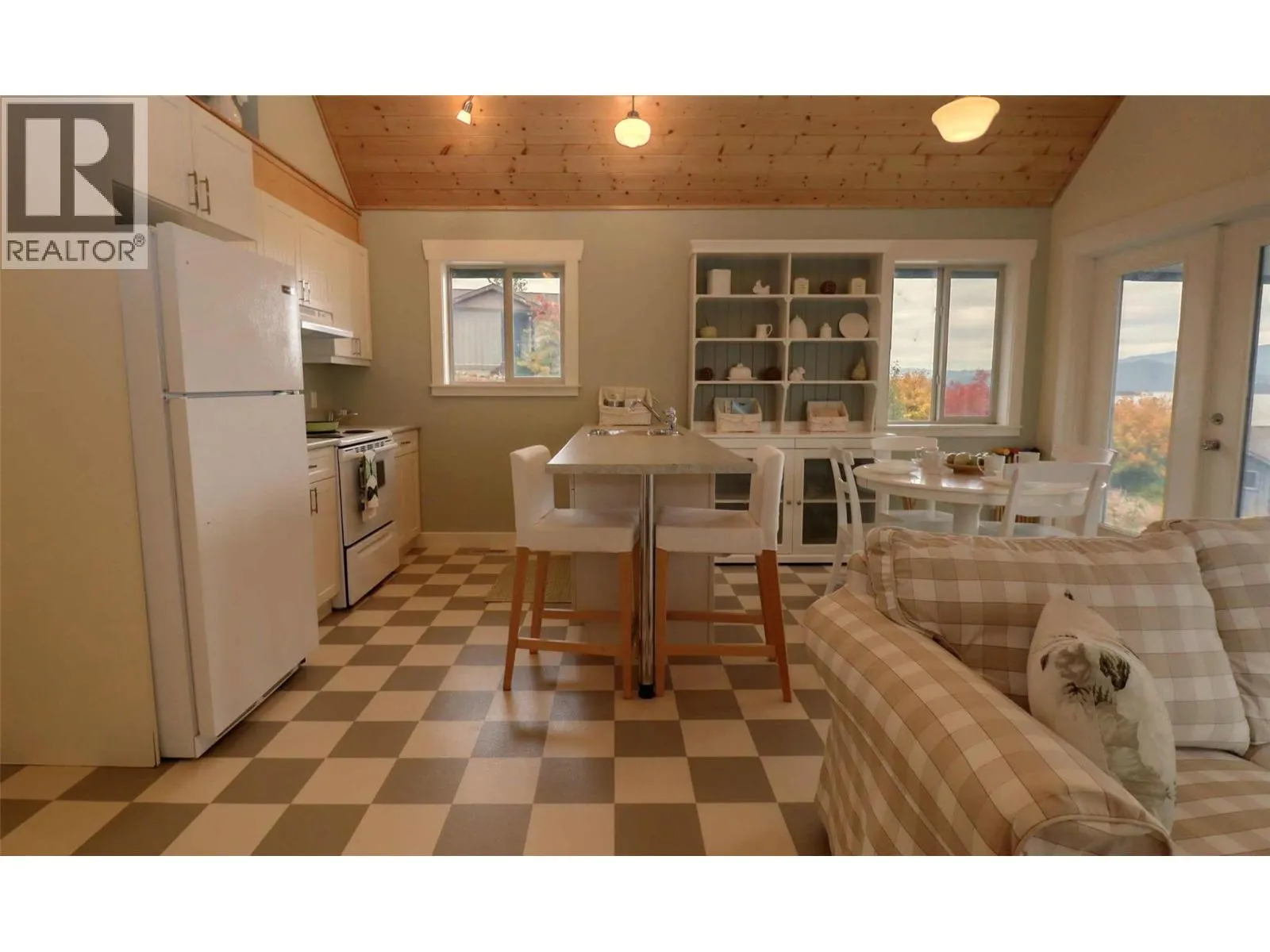 2633 Squilax Anglemont Road Lot# 195