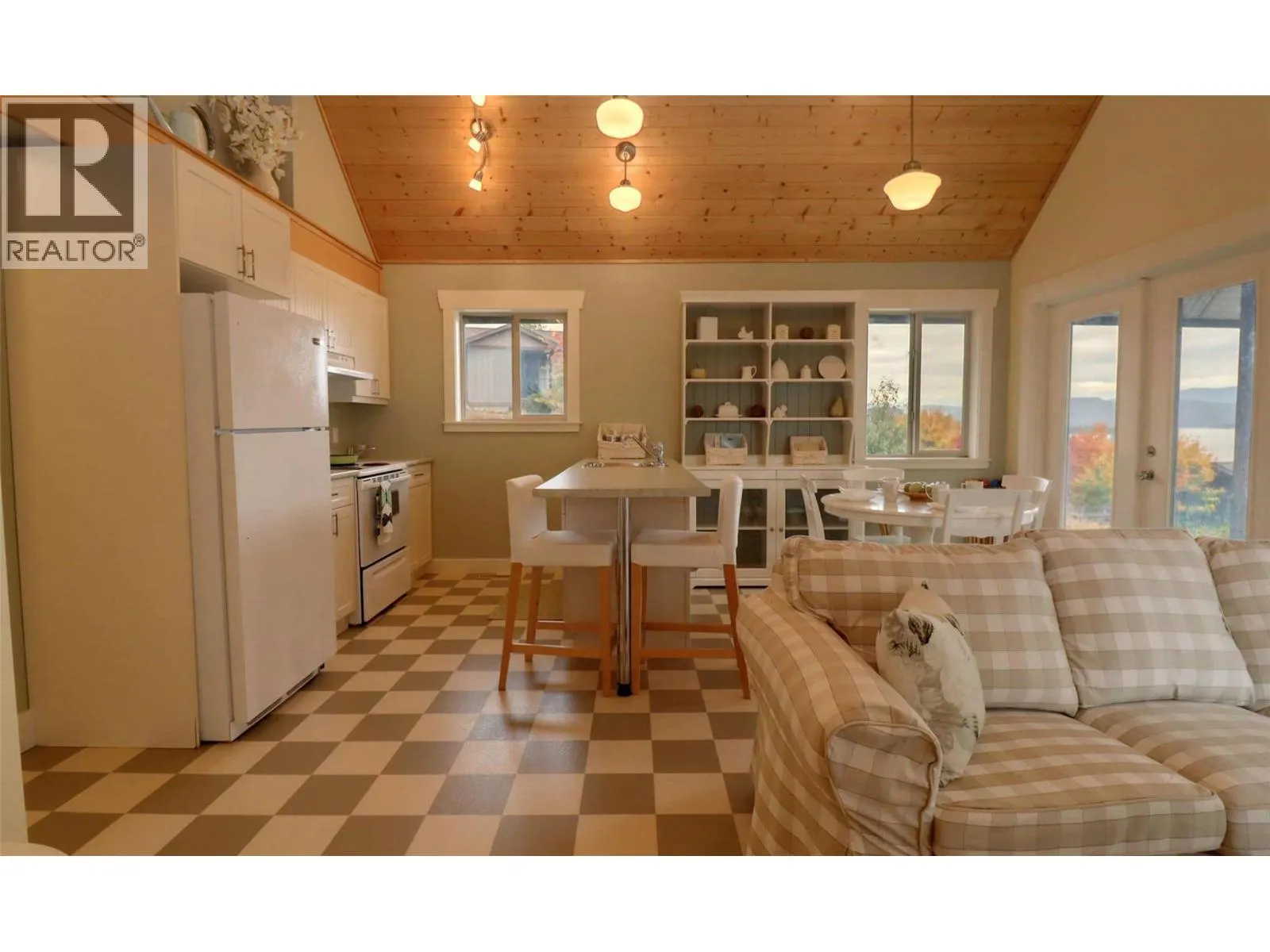 2633 Squilax Anglemont Road Lot# 195