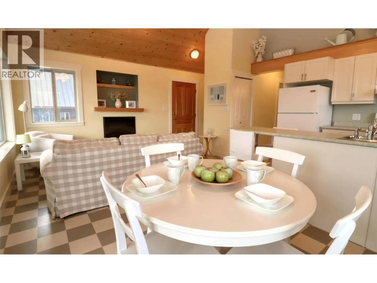 2633 Squilax Anglemont Road Lot# 195