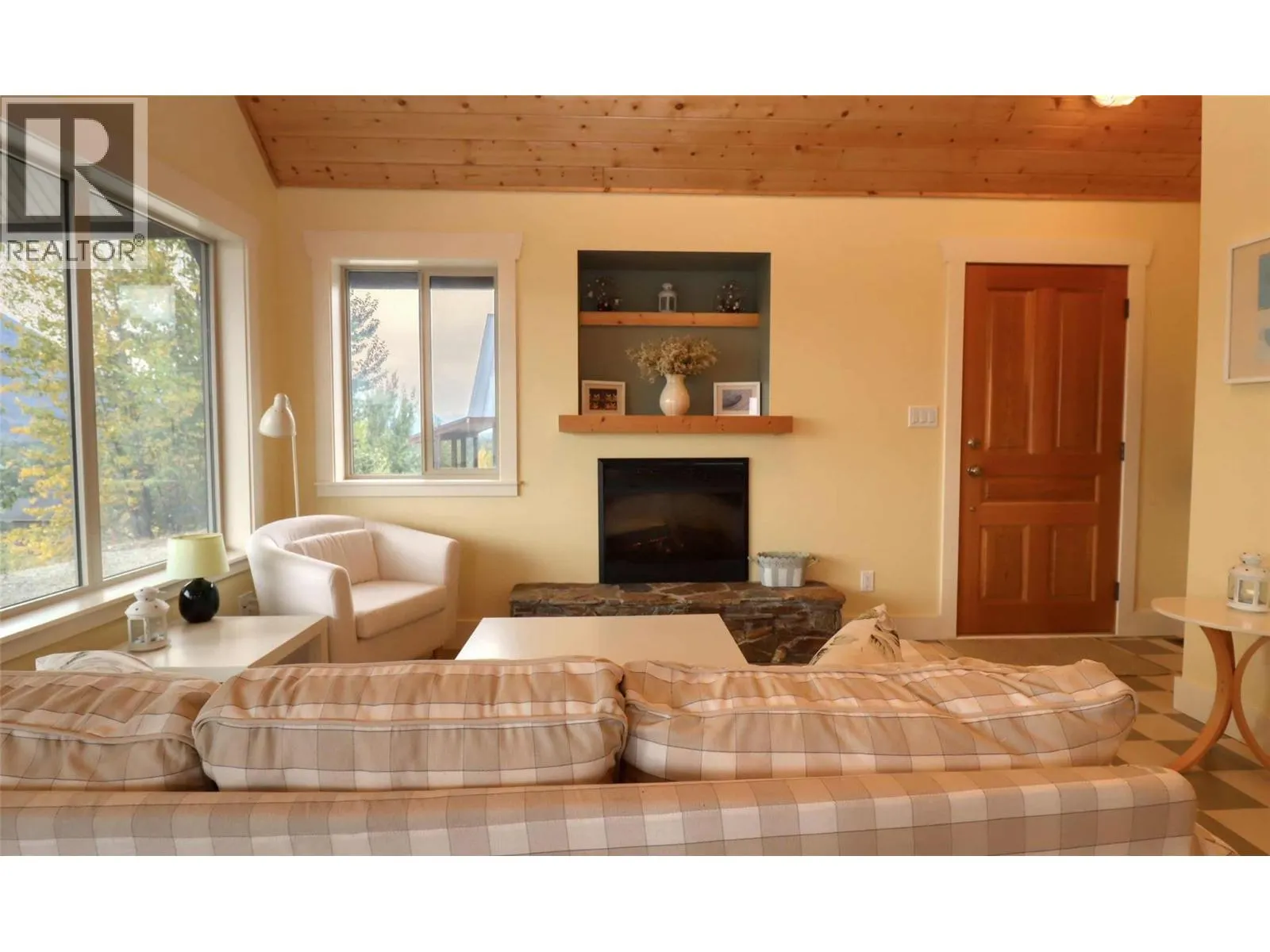 2633 Squilax Anglemont Road Lot# 195