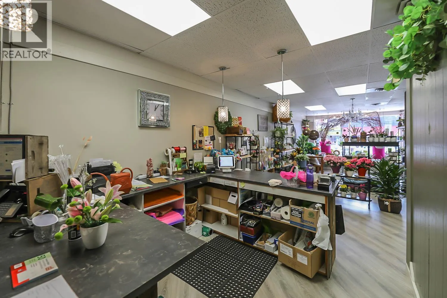 10122/24 MAIN Street