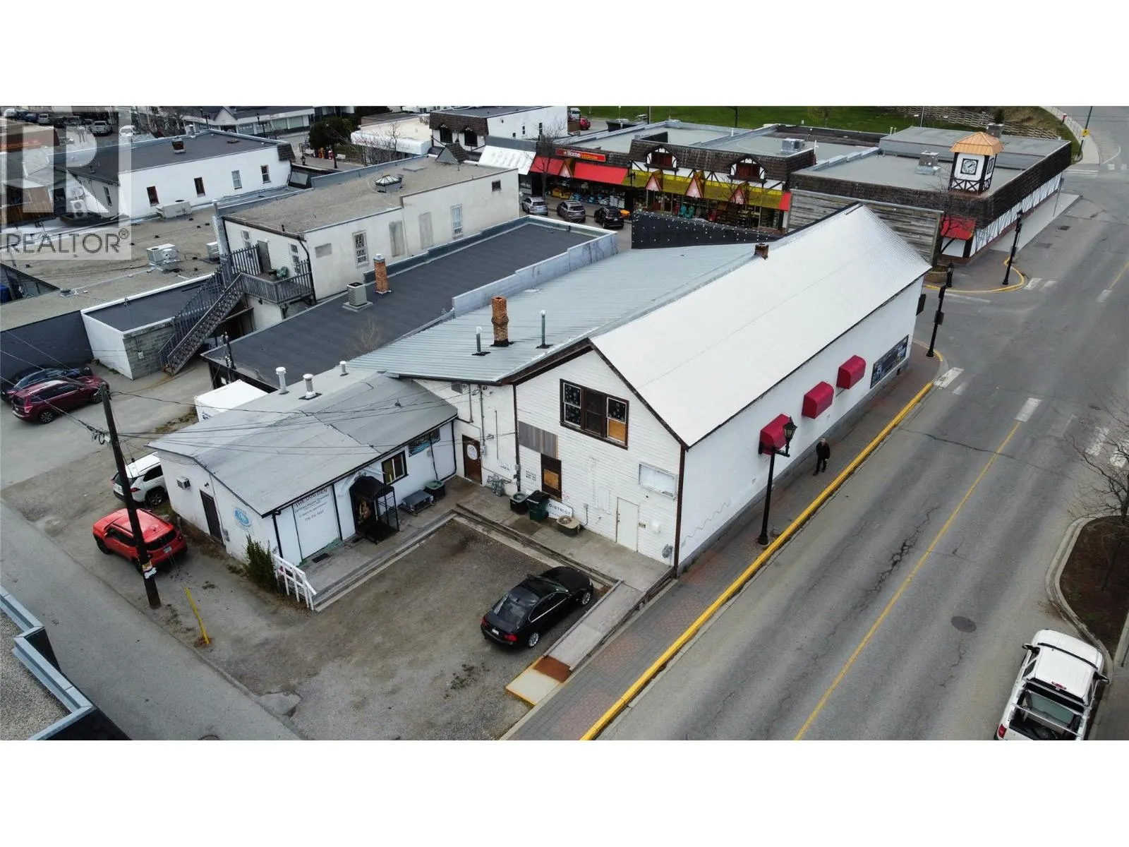 10122/24 MAIN Street