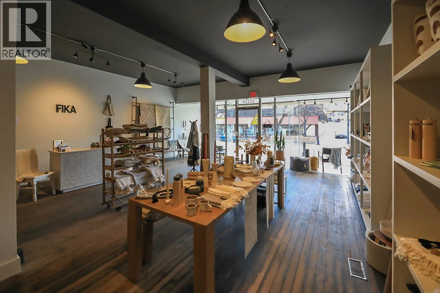 10122/24 MAIN Street