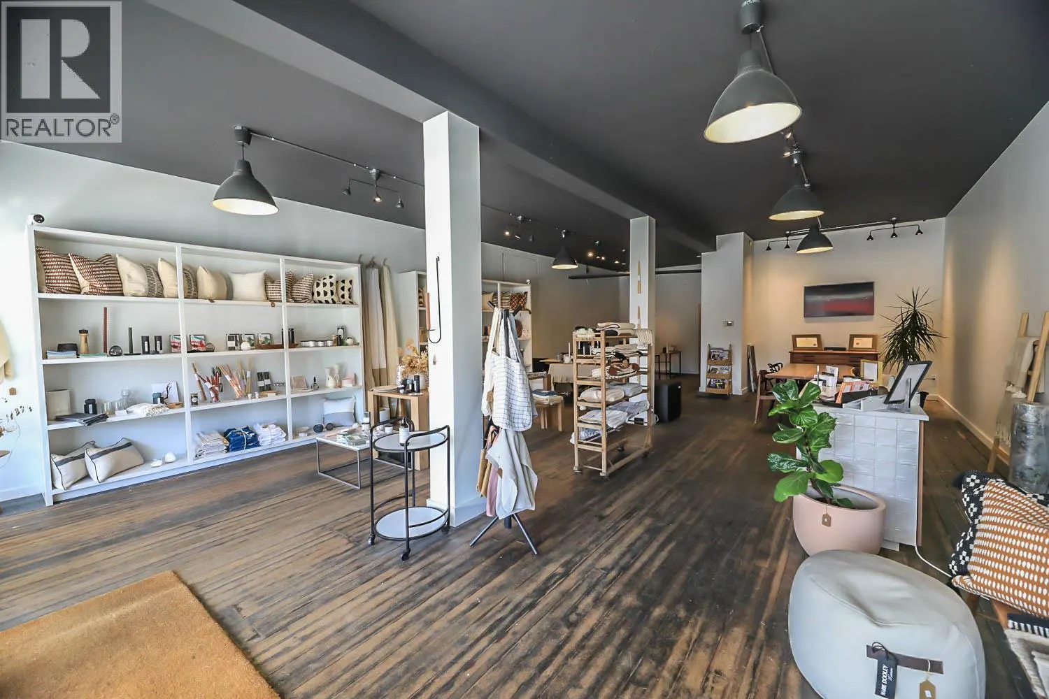 10122/24 MAIN Street